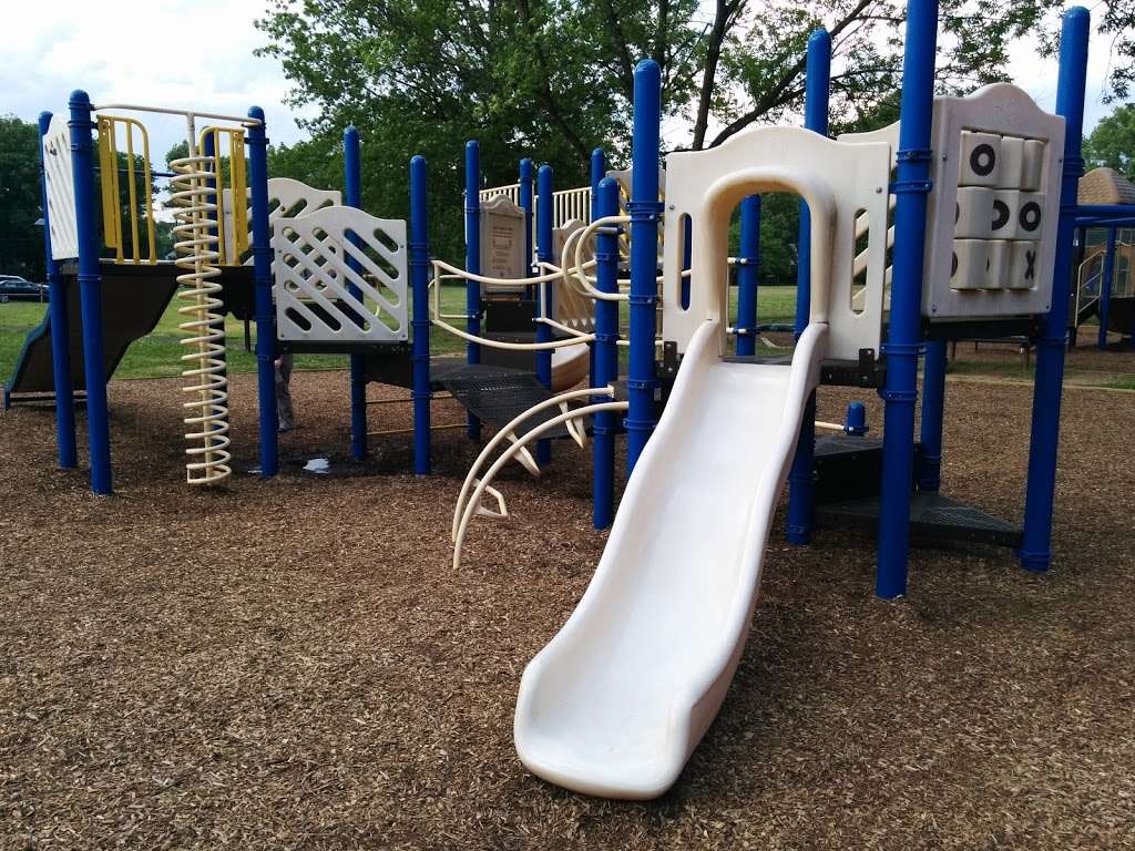 Erlton School Park and Playground | 999 Jefferson Ave, Cherry Hill, NJ 08002, USA | Phone: (856) 488-7868