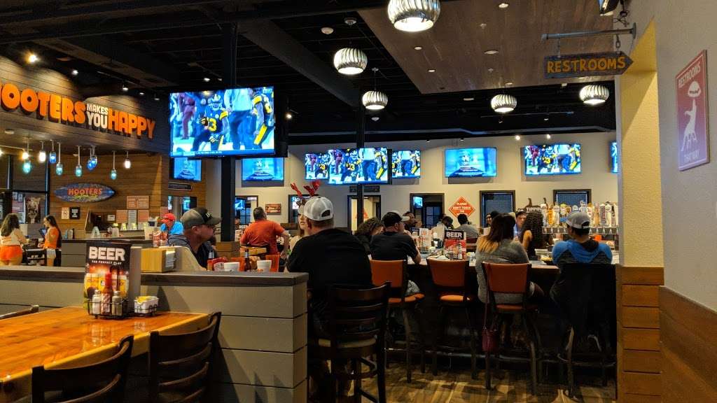 Hooters | 4710 Interstate 10 E, Baytown, TX 77521, USA | Phone: (832) 514-2586