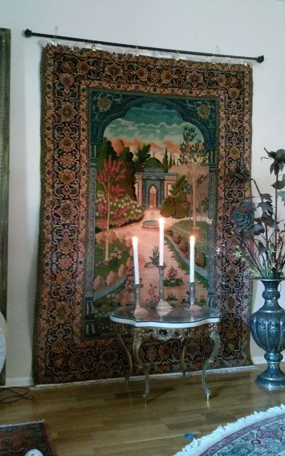 TOP PERSIAN RUGS , SILVERS AND ANTIQUES | Balboa Ave, Laguna Beach, CA 92651, USA | Phone: (949) 370-7561