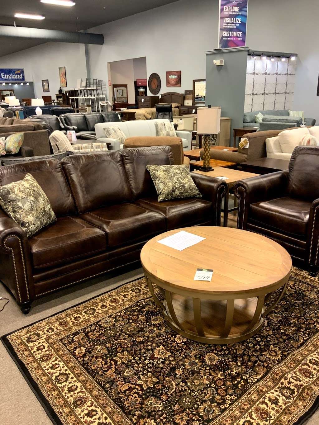 Distinctive Home Furnishings | 1180 Liberty Dr, Bloomington, IN 47403, USA | Phone: (812) 676-1300