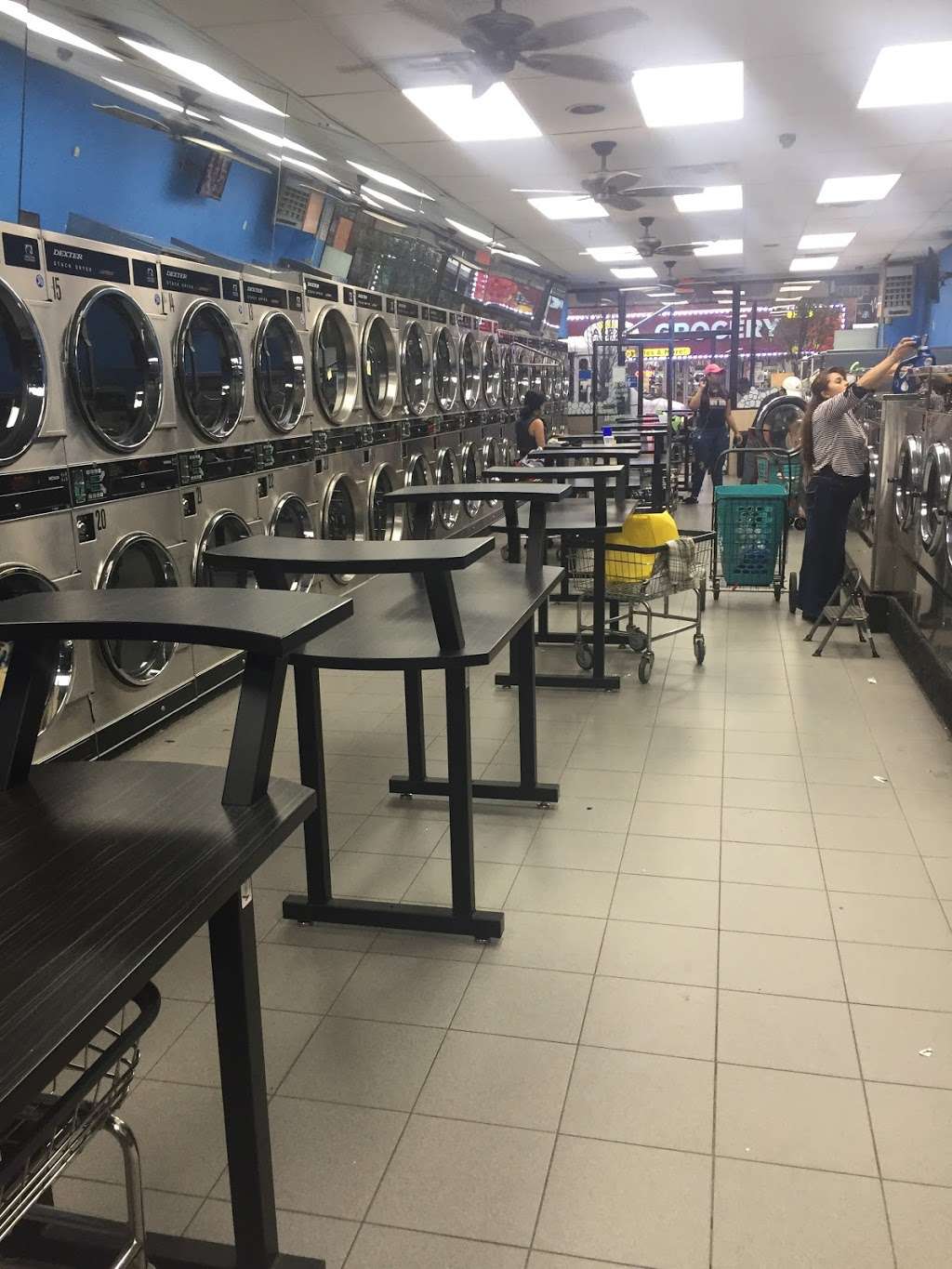 Pueblo Latino Laundromat LLC | 1717 Bergenline Ave, Union City, NJ 07087, USA | Phone: (201) 864-1666