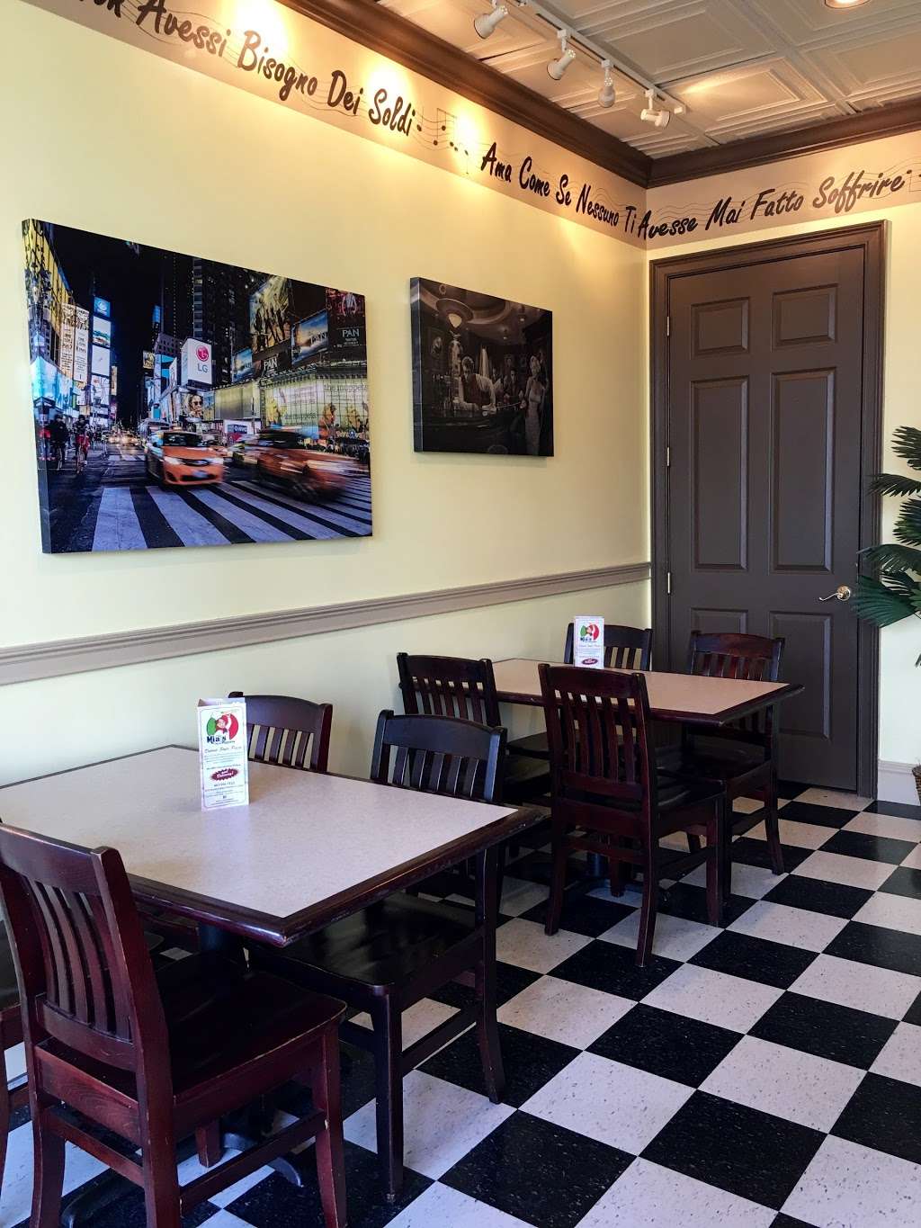 Mias Pizzeria | 8113 Vineland Ave, Orlando, FL 32821 | Phone: (407) 910-1322