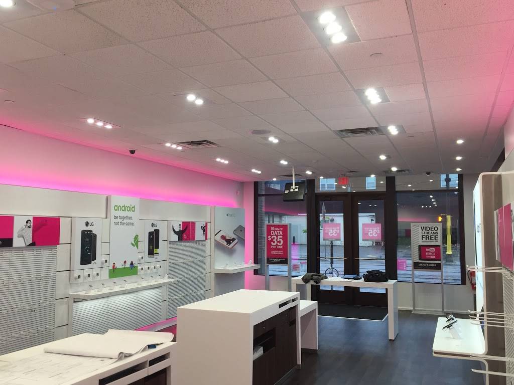 T-Mobile | 1221 W Lake St Suite 101, Minneapolis, MN 55408, USA | Phone: (612) 827-8970