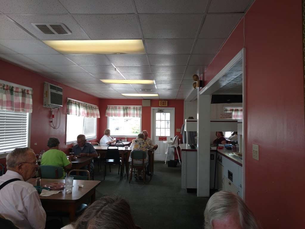 Johnnies Diner | 709 Lincoln Way W, Mcconnellsburg, PA 17233, USA | Phone: (717) 485-4116