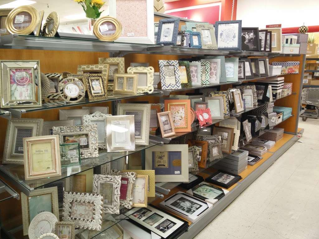 T.J. Maxx | 205 E Rte 59, Nanuet, NY 10954 | Phone: (845) 623-3403