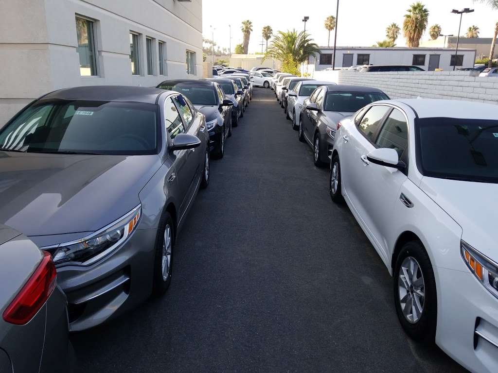 Riverside Kia | 4104, 8100 Auto Dr, Riverside, CA 92504, USA | Phone: (951) 509-1000