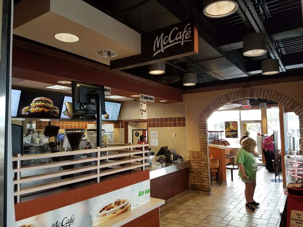 McDonalds | 416 W Central Ave, Lake Wales, FL 33853 | Phone: (863) 676-3234