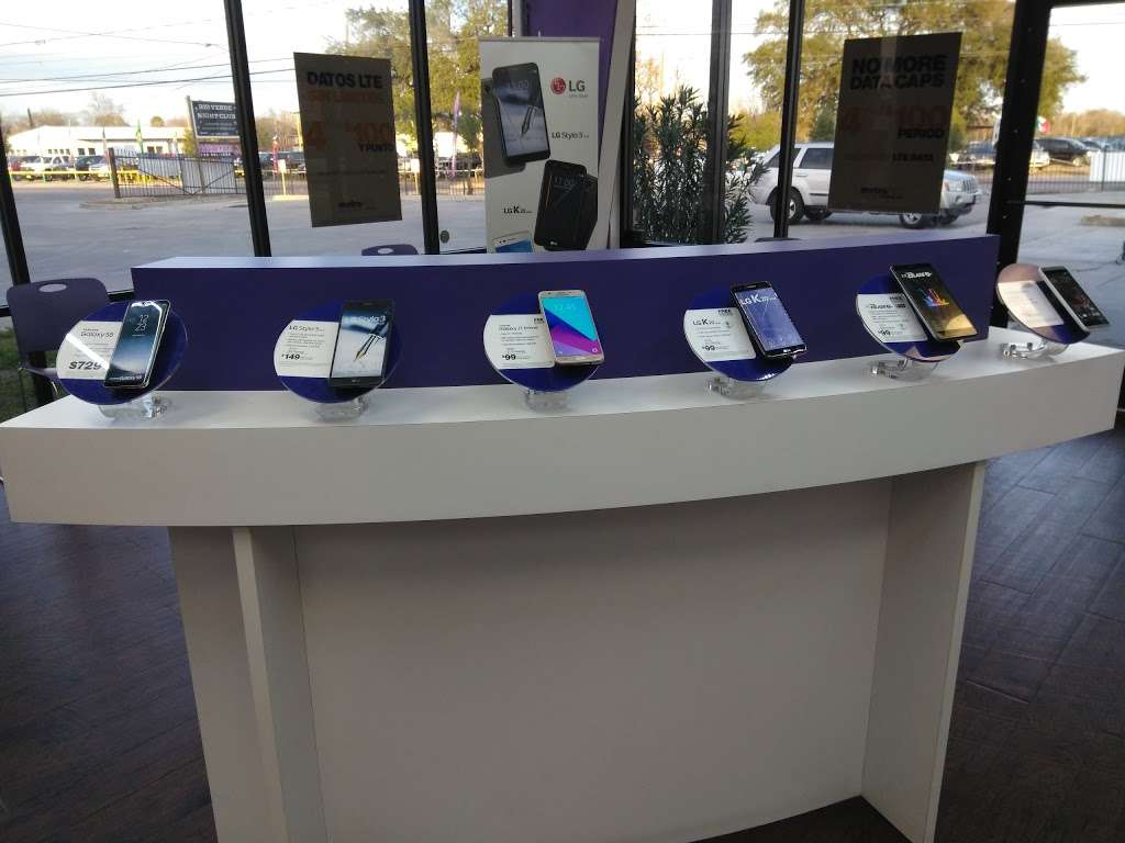 Metro by T-Mobile | 8107 Airline Dr, Houston, TX 77037, USA | Phone: (346) 207-7200