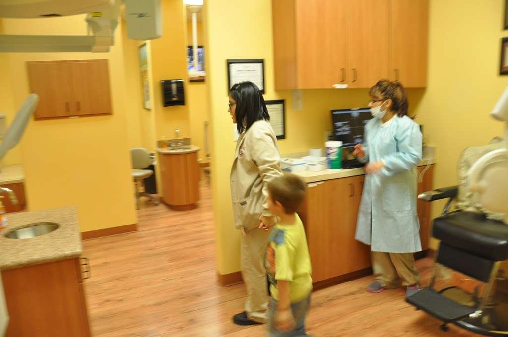 Bear Creek Family Dentistry - Oak Cliff | 2221 W Ledbetter Dr #100, Dallas, TX 75224, USA | Phone: (214) 234-8444