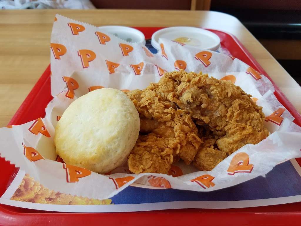 Popeyes Louisiana Kitchen | 19510 E US Hwy 40, Independence, MO 64055, USA | Phone: (816) 795-1510