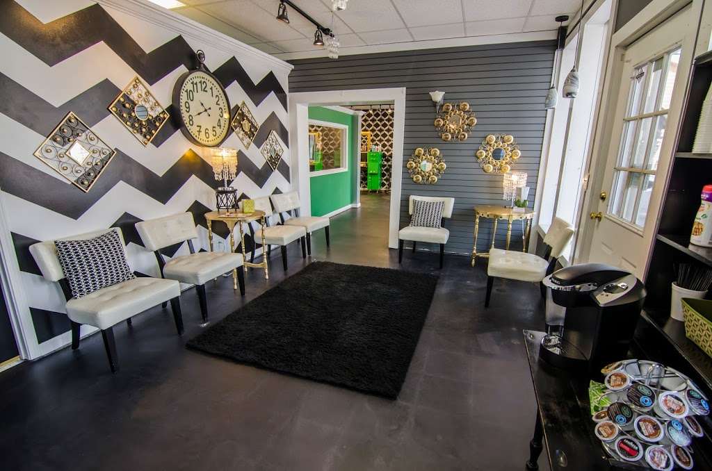 Aura Hair Studio | 164 S Main St, Parkville, MO 64152, USA | Phone: (816) 741-5858