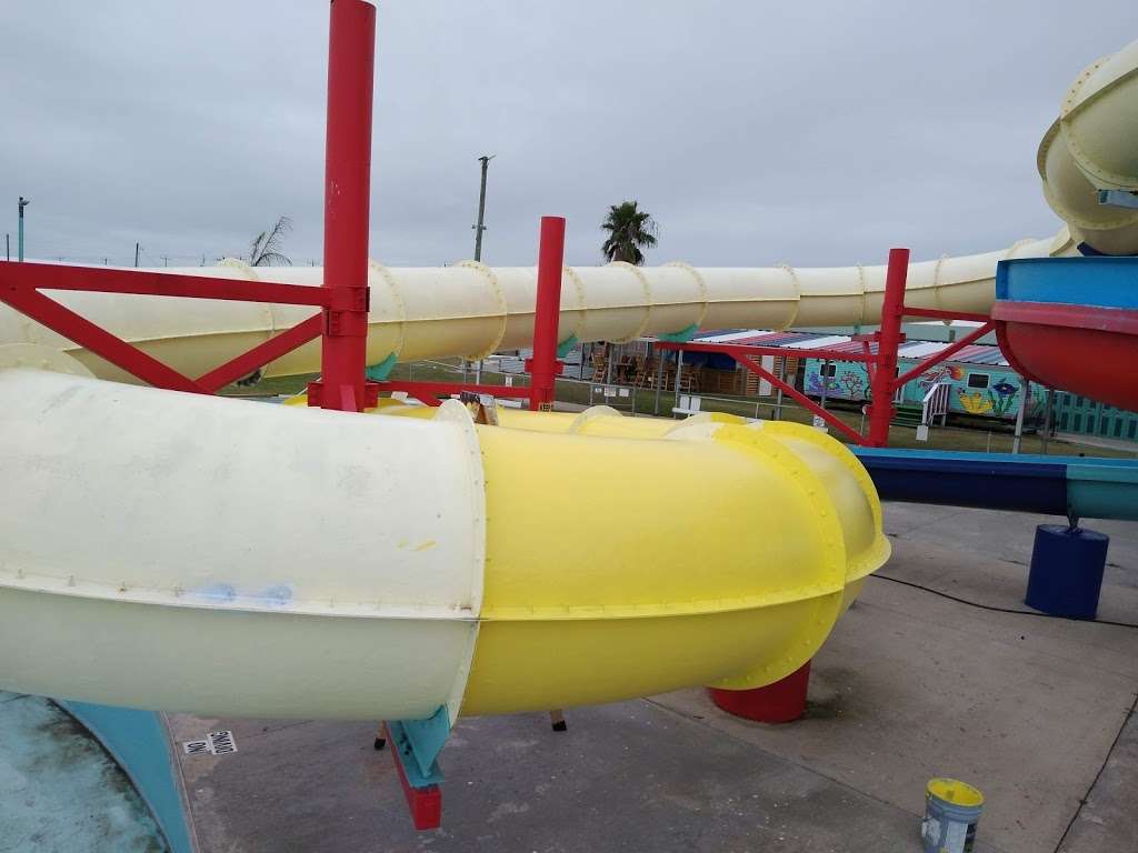 FUN TOWN WATER PARK | 995 Noble Carl Dr, Crystal Beach, TX 77650, USA | Phone: (409) 684-1755