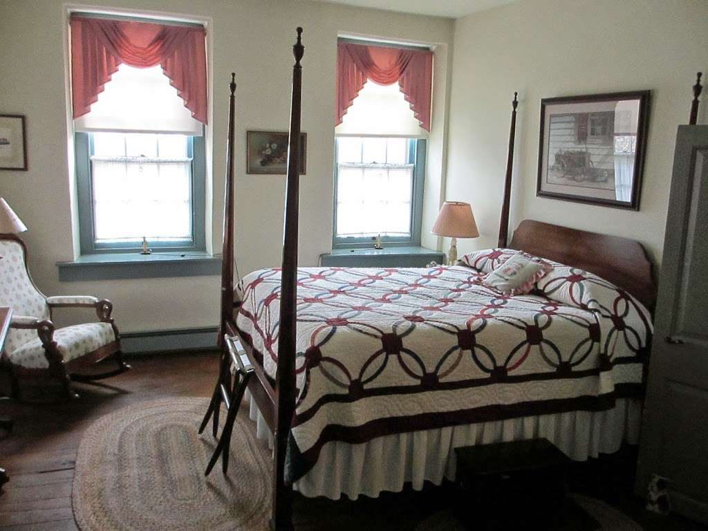 1786 The Limestone Inn Bed and Breakfast | 33 E Main St, Strasburg, PA 17579, USA | Phone: (717) 687-8392