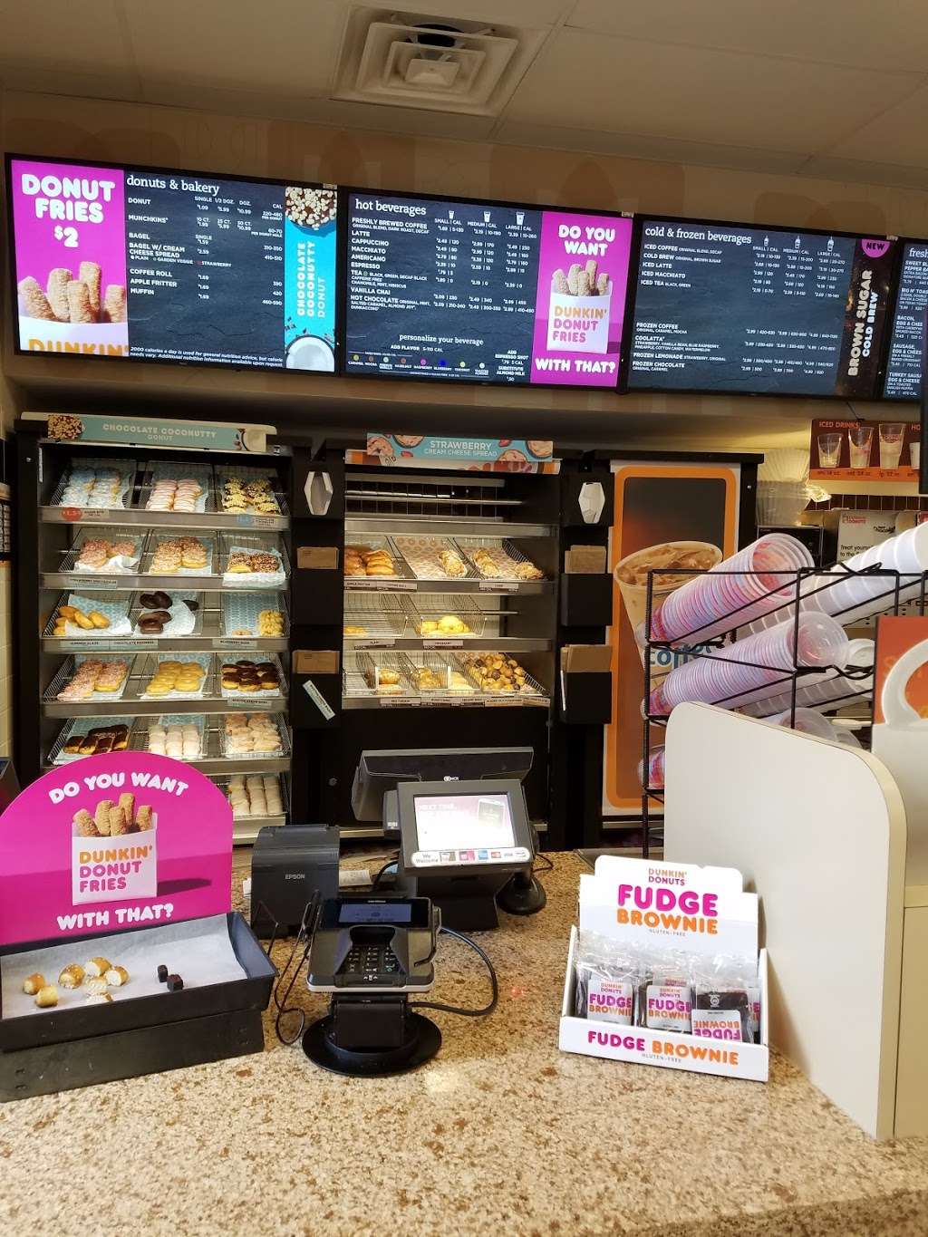 Dunkin Donuts | 3092 N Skokie Highway, Lake Bluff, IL 60044, USA | Phone: (224) 610-0134