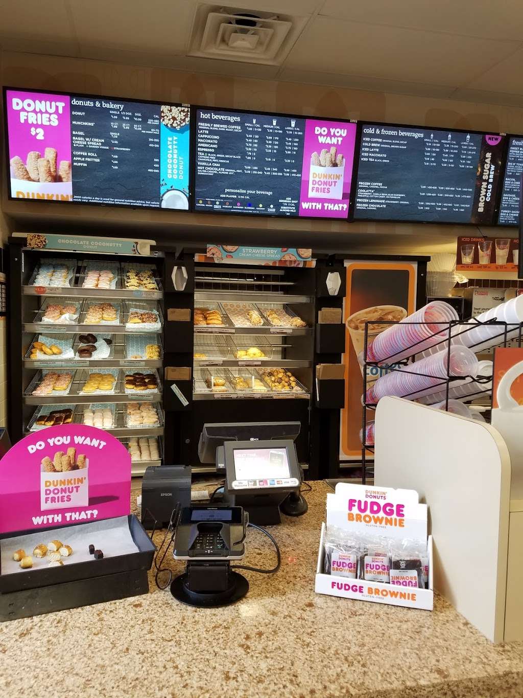 Dunkin Donuts | 3092 N Skokie Highway, Lake Bluff, IL 60044 | Phone: (224) 610-0134