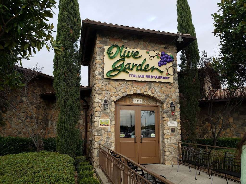 Olive Garden Italian Restaurant | 4840 N President George Bush Hwy, Garland, TX 75040, USA | Phone: (972) 530-8102