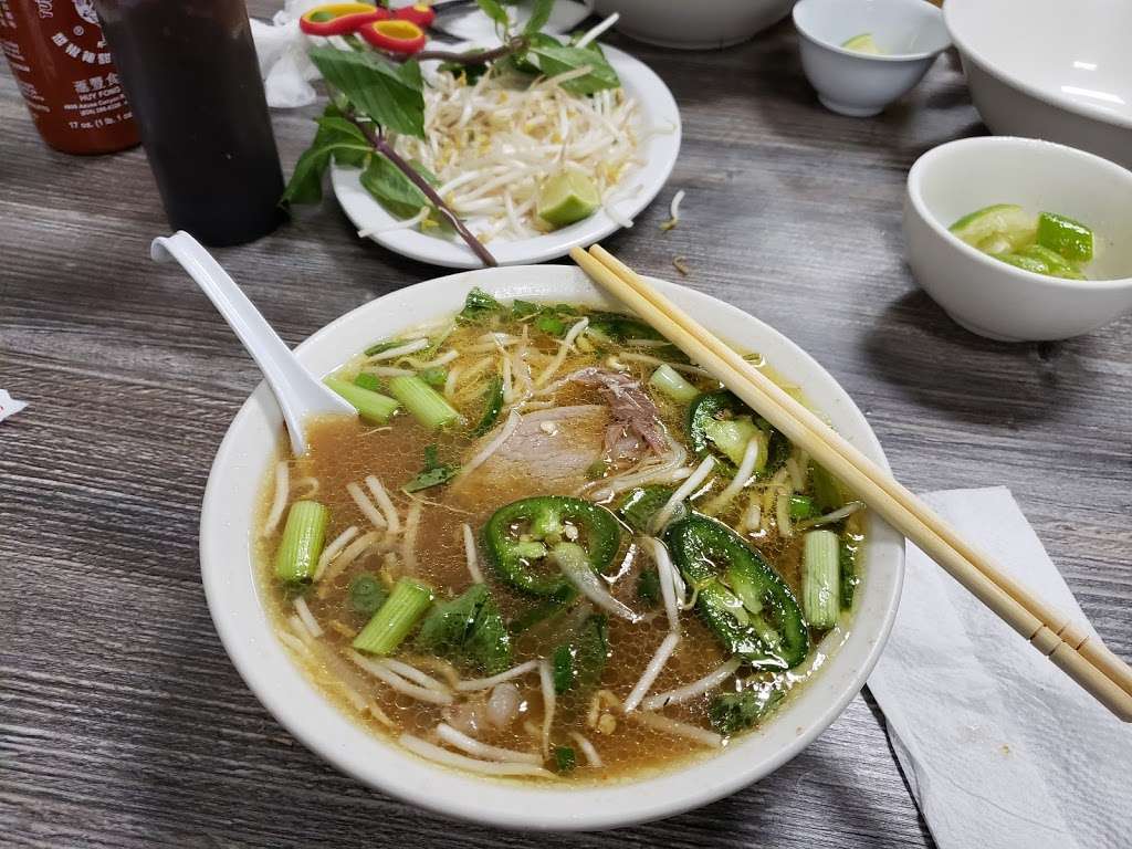 Pho Hoa Vietnamese Restaurant | 818 N Spring St, Los Angeles, CA 90012, USA | Phone: (213) 485-0074