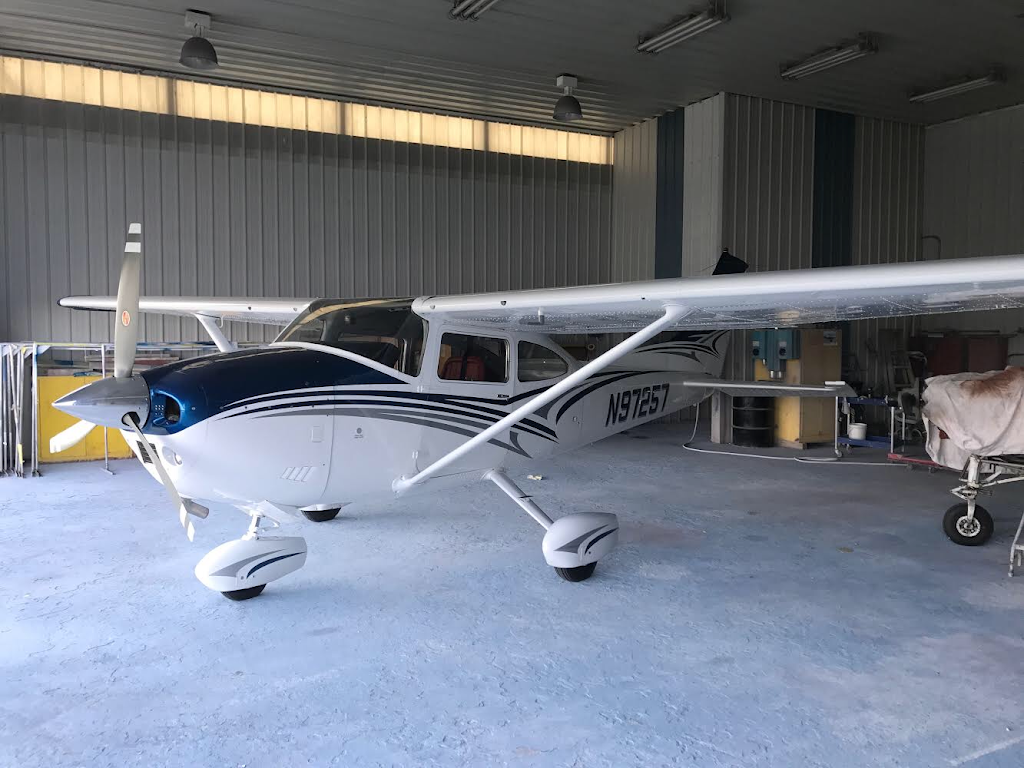 Woodlake Aircraft Refinishing | 850 Piper Way, Sandwich, IL 60548, USA | Phone: (815) 786-2538