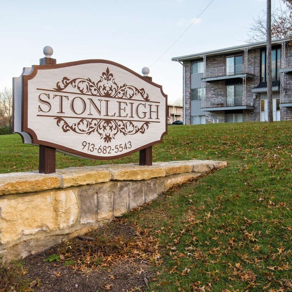 Stonleigh Court Apartments | 1331 Stoneleigh Ct, Leavenworth, KS 66048, USA | Phone: (913) 682-5543