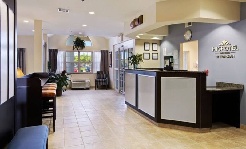 Microtel Inn & Suites by Wyndham Baton Rouge Airport | 3444 Harding Blvd, Baton Rouge, LA 70807, USA | Phone: (225) 356-9191