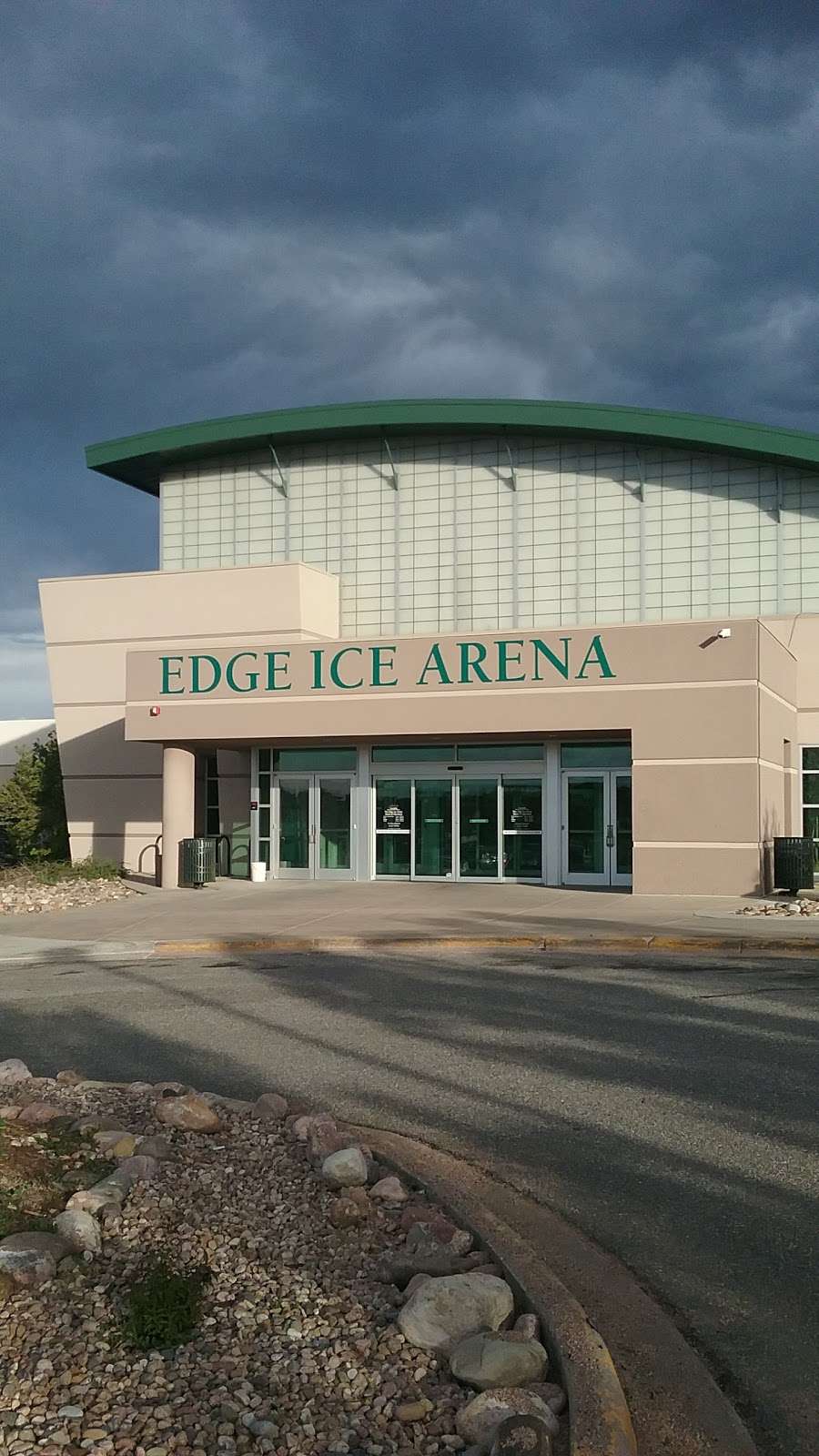 Edge Ice Arena | 6623 S Ward St, Littleton, CO 80127, USA | Phone: (303) 409-2222