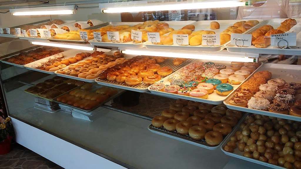 Dannys Donut Shop | 12700 Scarsdale Blvd, Houston, TX 77089, USA | Phone: (281) 484-1986