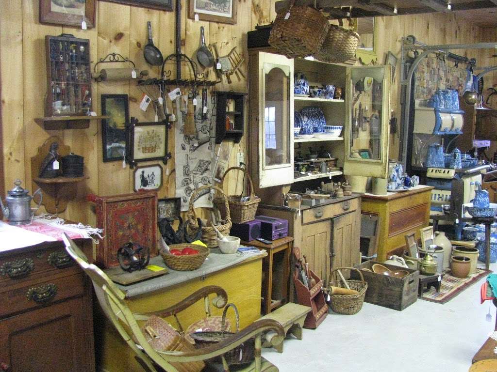 Burkholders Ever Green Farm Antiques | 705 Franklin St, Denver, PA 17517 | Phone: (717) 615-0688