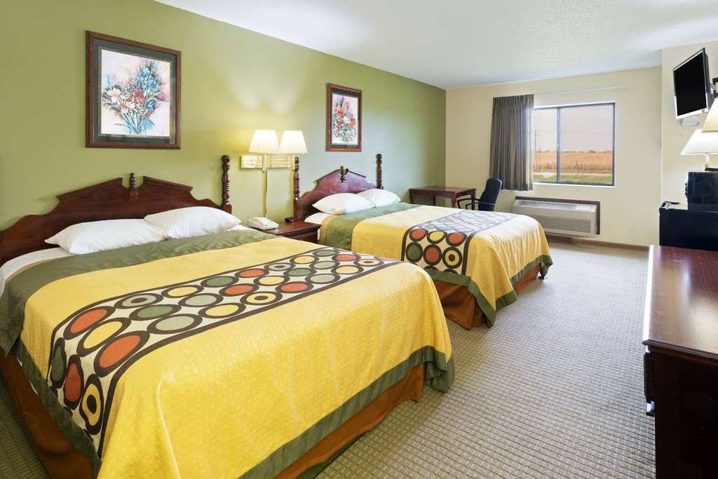 Super 8 by Wyndham DeKalb IL | 800 W, Fairview Dr, DeKalb, IL 60115, USA | Phone: (815) 748-4688