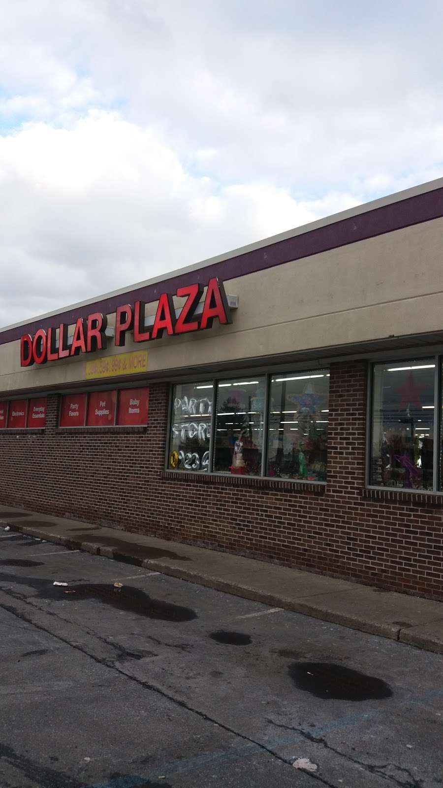 Dollar Plaza | 704 W Emaus Ave, Allentown, PA 18103, USA | Phone: (610) 797-7233