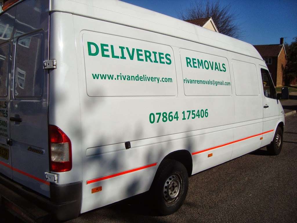 R.I.Van Removals and Delivery Services | 39 Canons Brook, Harlow CM19 4EF, UK | Phone: 07864 175406