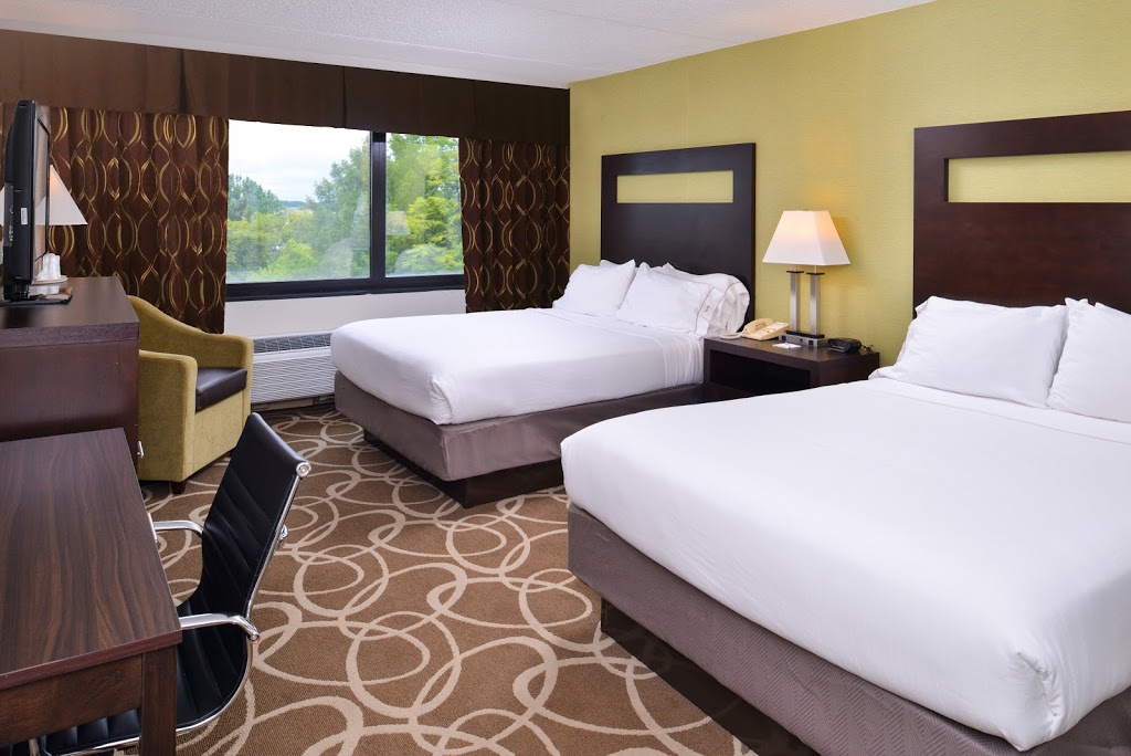 Elimwood Hotel | 13735 Riverport Dr, Maryland Heights, MO 63043, USA | Phone: (314) 298-3400