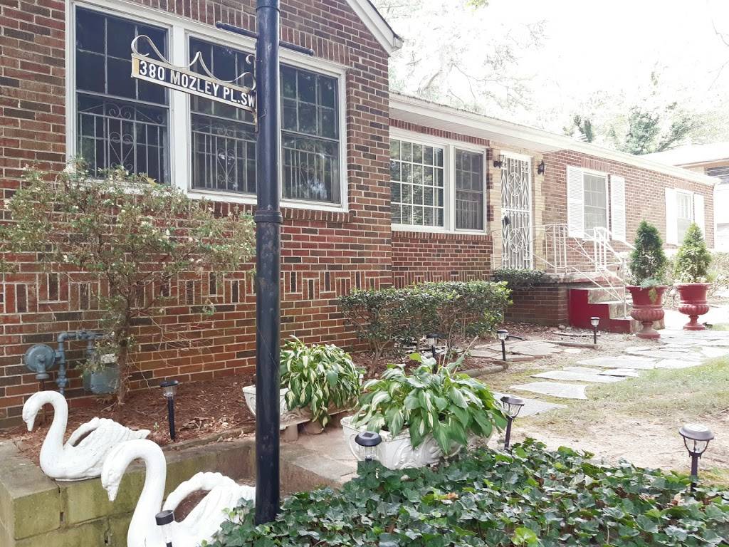 The MOZLEY Bed and Breakfast | 1380 Mozley Pl SW, Atlanta, GA 30314, USA | Phone: (404) 226-3854