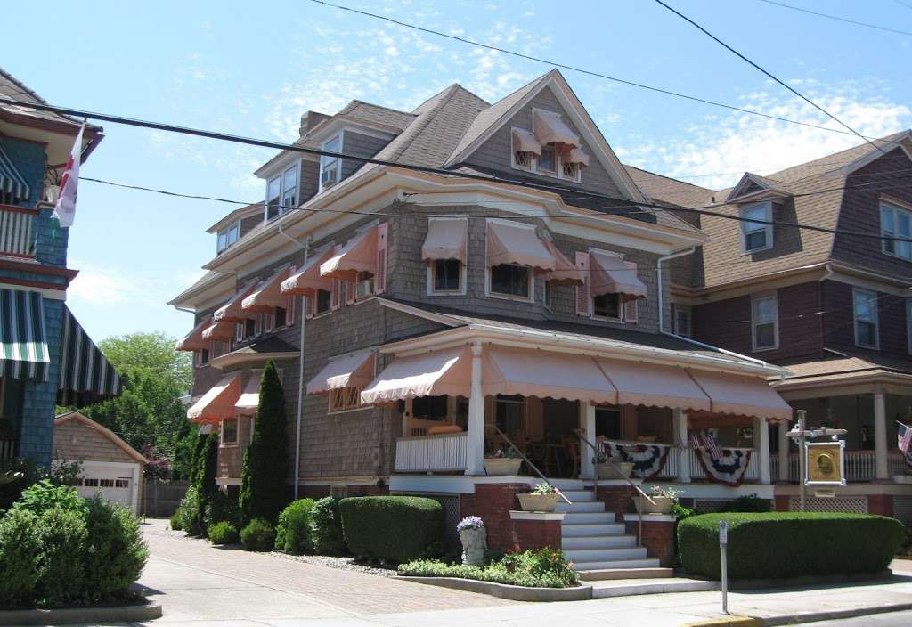 Saltwood House | 28 Jackson St, Cape May, NJ 08204 | Phone: (800) 830-8232