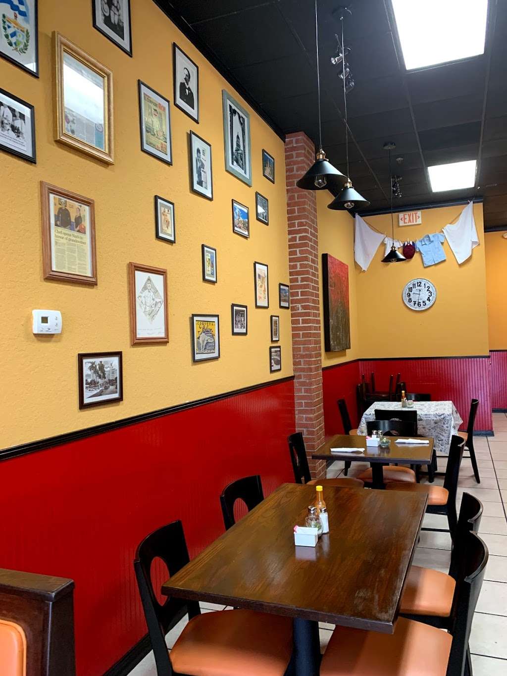 Ninis Cafe Cuban cuisine | 7640 N Wickham Rd STE 112, Melbourne, FL 32940, USA | Phone: (321) 610-7499