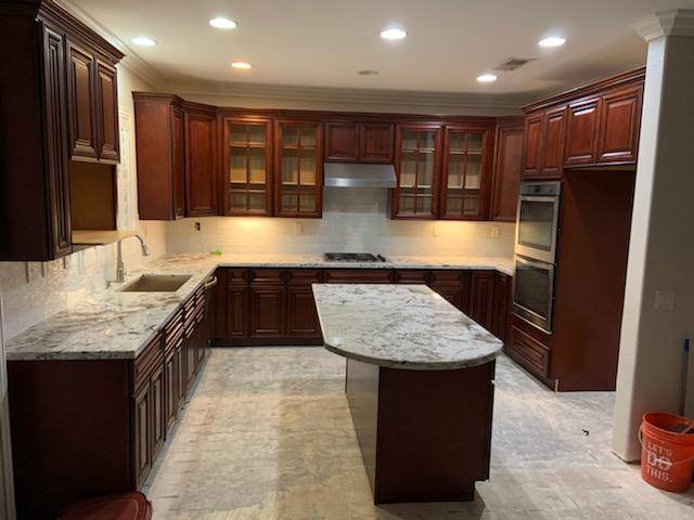 Exclusive Cabinets and Countertops | 10015 Magnolia Ave, Riverside, CA 92503, USA | Phone: (951) 525-3886