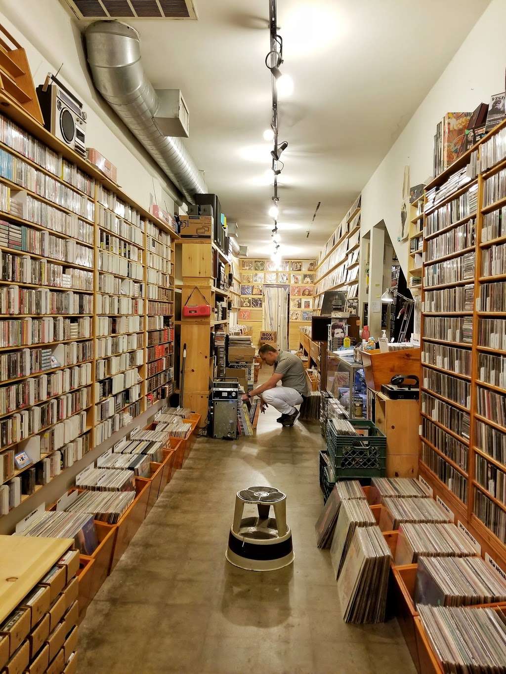 Jacknife Records & Tapes | 3149 Glendale Blvd, Los Angeles, CA 90039, USA | Phone: (323) 661-4533