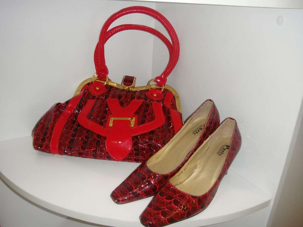 ReWearHouse Consignment Boutique | 8846 Arbor Creek Dr #A, Charlotte, NC 28269, USA | Phone: (704) 946-2850