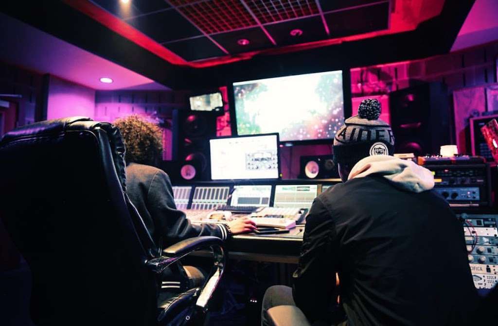 Auracle Studio | 1103 Dumble St, Houston, TX 77023, USA | Phone: (713) 598-2323