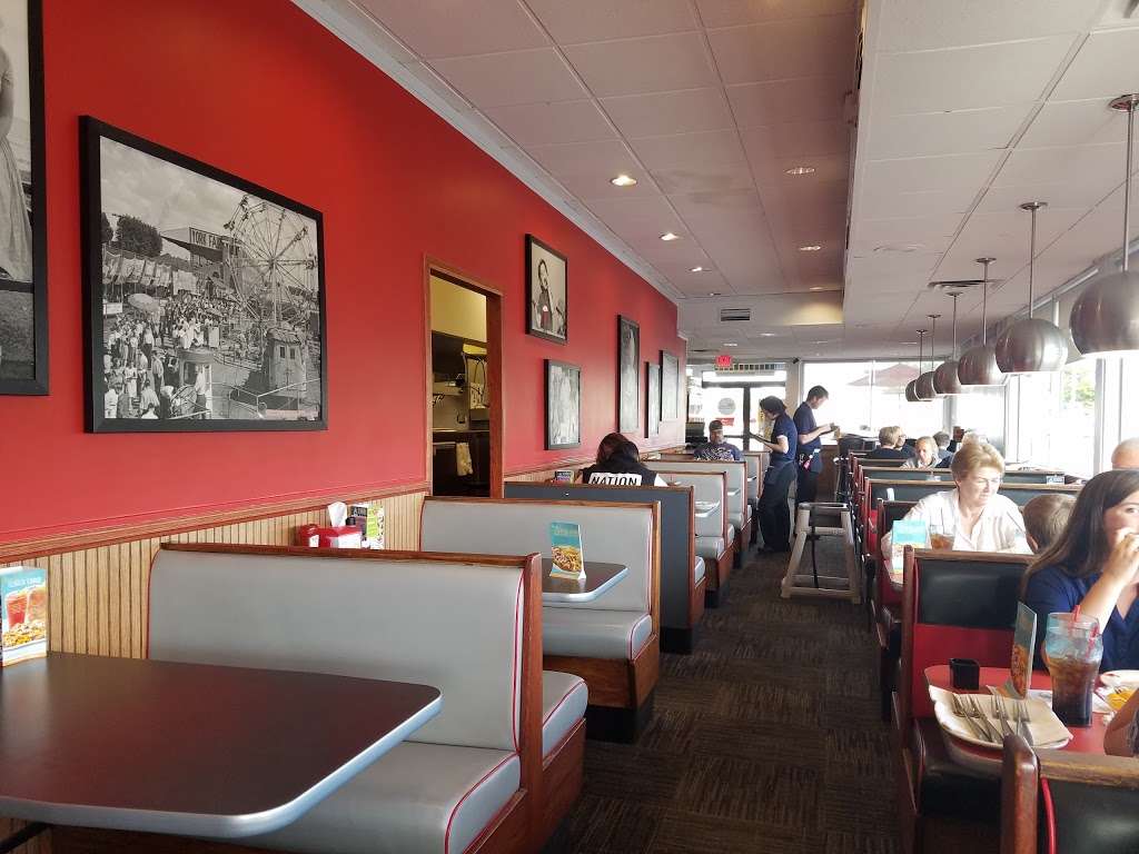 Friendlys | 423 Loucks Rd, York, PA 17404, USA | Phone: (717) 843-2381