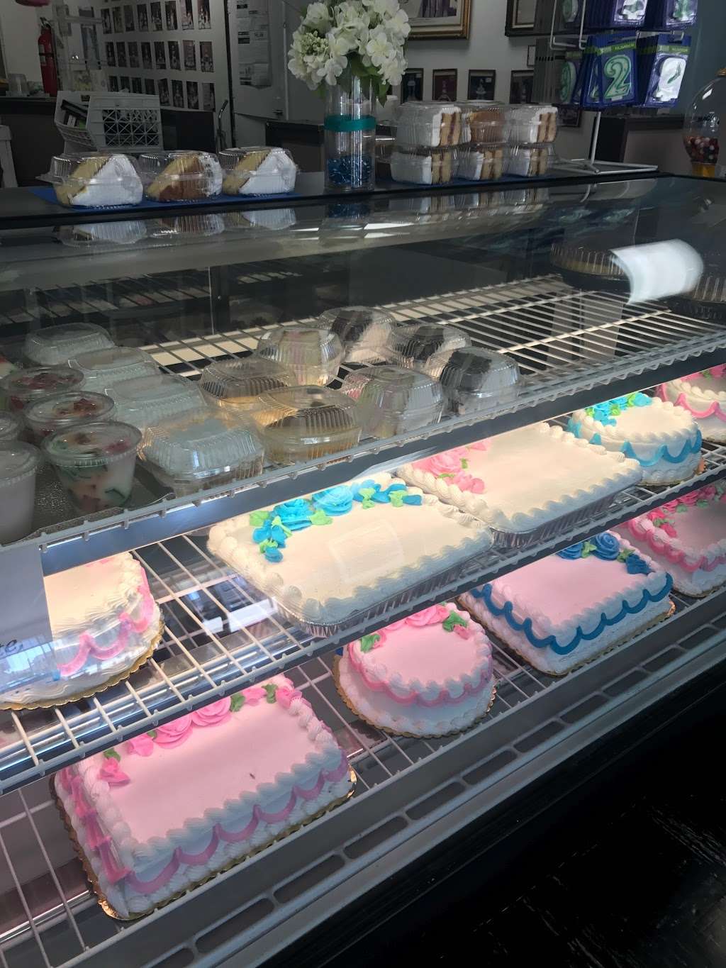 Lelenitas Cakes Inc | 3743 Mission St, San Francisco, CA 94110, USA | Phone: (415) 282-2253