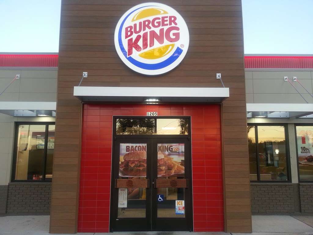 Burger King | 3125 N Lewis Ave, Waukegan, IL 60087 | Phone: (847) 662-3575
