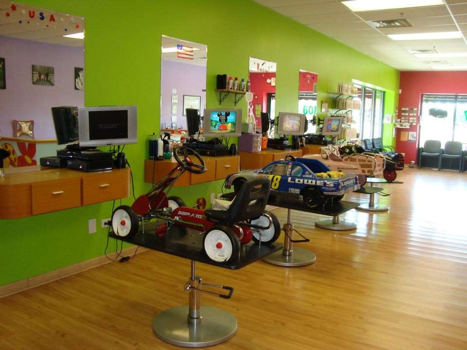 Fun Kuts 4 Kids | 3410 Orchard Rd, Oswego, IL 60543 | Phone: (630) 608-4477