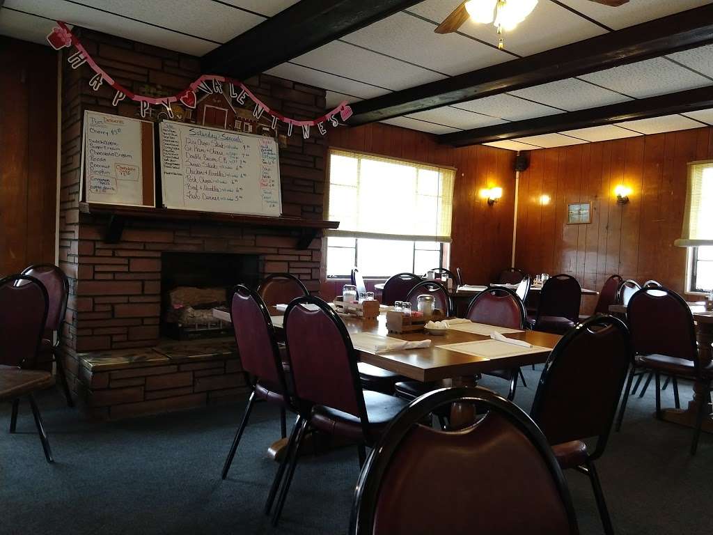 Airport Restaurant | 10130 IN-37, Elwood, IN 46036, USA | Phone: (765) 552-6400