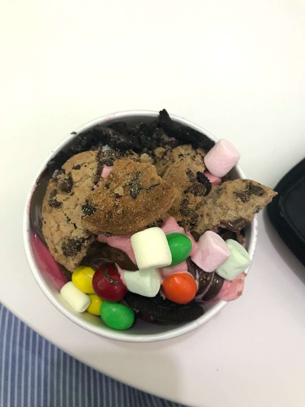 sweetFrog Premium Frozen Yogurt | 15 S Gateway Dr, Fredericksburg, VA 22406, USA | Phone: (540) 479-1188