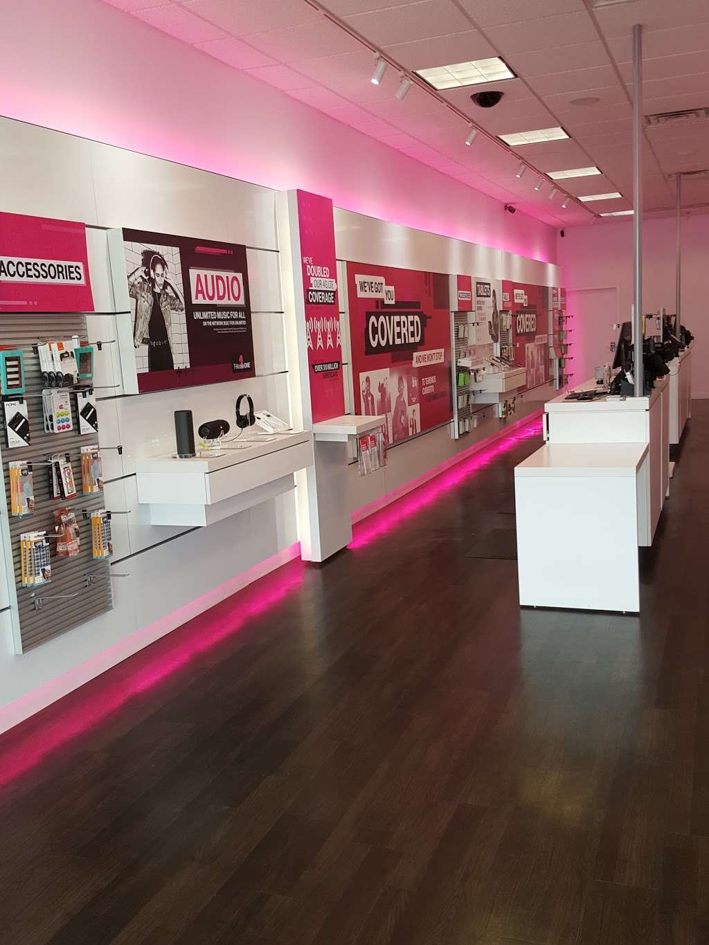 T-Mobile | 6181 Livingston Rd, Oxon Hill, MD 20745 | Phone: (301) 567-2005