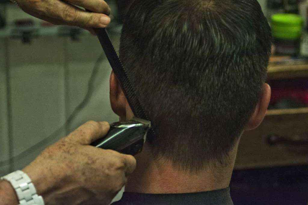 The little barber shop | 9A THE ROW, New Ash Green, Longfield DA3 8JB, UK | Phone: 07854 936312