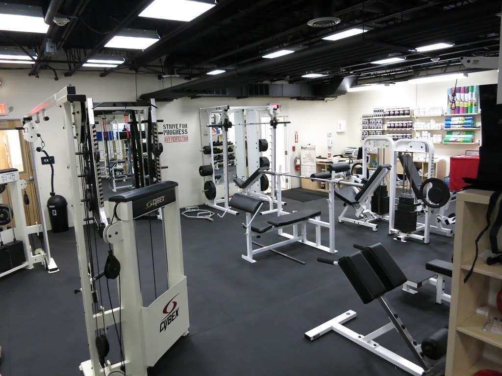 Phitnique Fitness Center | 427 Stillson Rd, Fairfield, CT 06824, USA | Phone: (203) 889-9191