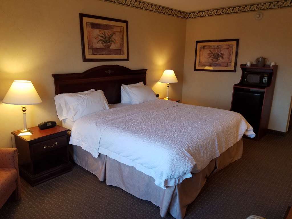 Hampton Inn Easton | 3723 Easton-Nazareth Hwy, Easton, PA 18045, USA | Phone: (610) 250-6500