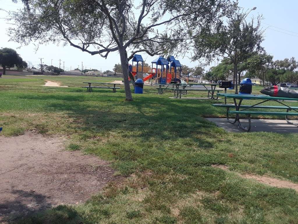 City of Torrance Guenser Park | 17800 Gramercy Pl, Torrance, CA 90504, USA