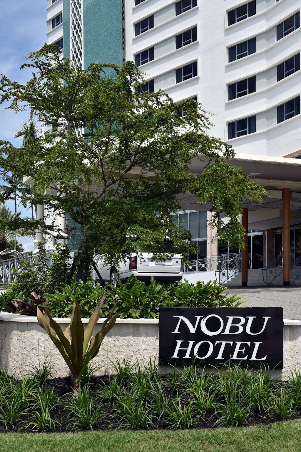 Nobu Hotel Miami Beach | 4525 Collins Ave, Miami Beach, FL 33140, USA | Phone: (305) 250-2204